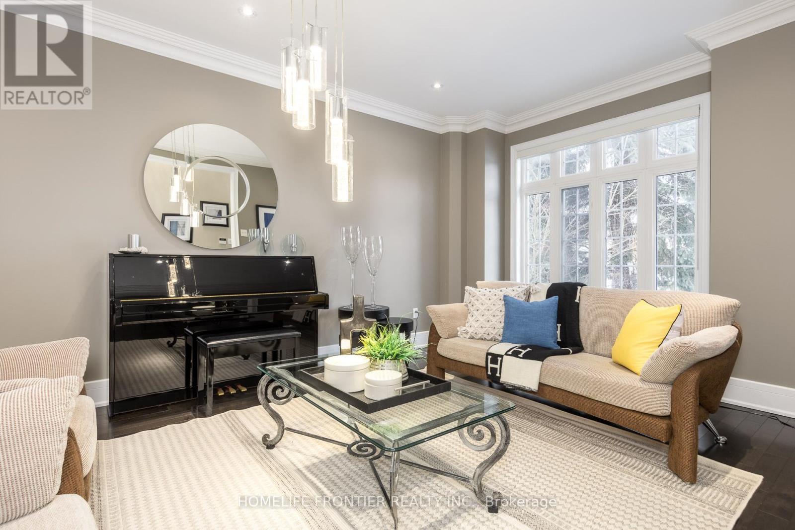 3 Brimwood Crescent, Richmond Hill, Ontario  L4B 4B4 - Photo 4 - N12783718