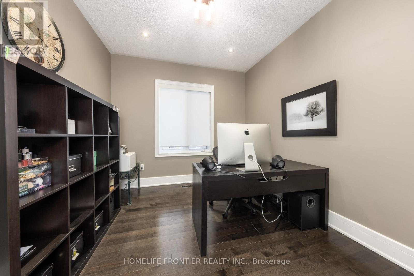 3 Brimwood Crescent, Richmond Hill, Ontario  L4B 4B4 - Photo 9 - N12783718