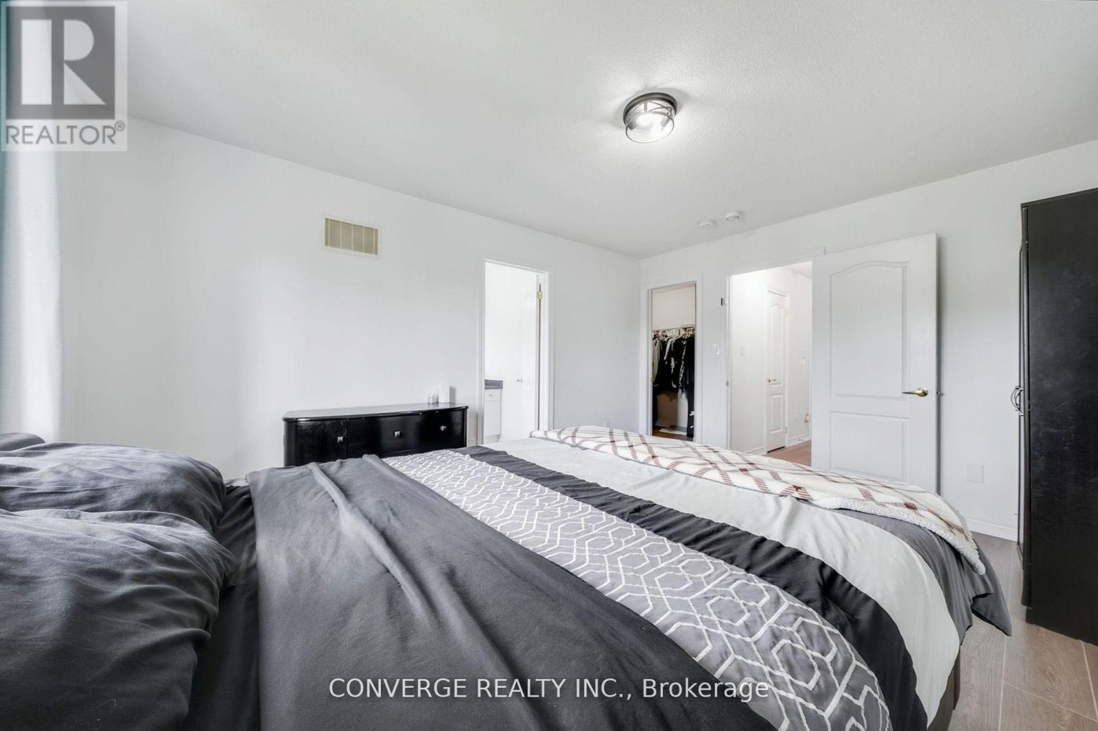 72 Greenwood Drive, Essa (Angus), Ontario  L0M 1B5 - Photo 14 - N12783852