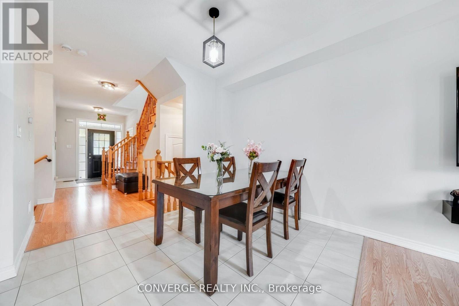 72 Greenwood Drive, Essa (Angus), Ontario  L0M 1B5 - Photo 6 - N12783852