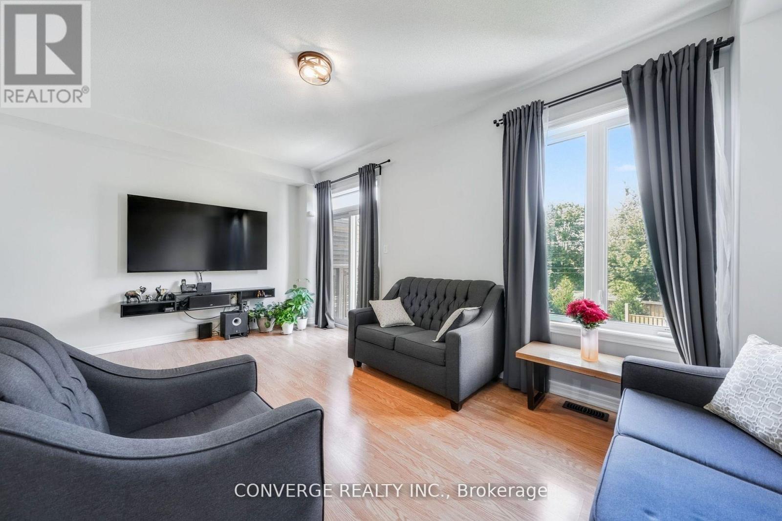 72 Greenwood Drive, Essa (Angus), Ontario  L0M 1B5 - Photo 8 - N12783852