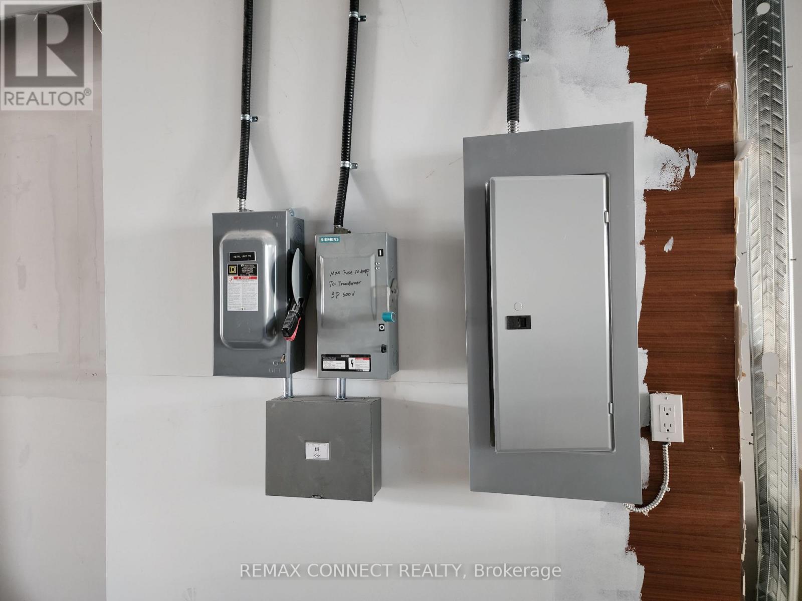 E - 60 South Town Centre Boulevard, Markham (Unionville), Ontario  L3G 0C5 - Photo 3 - N12783902