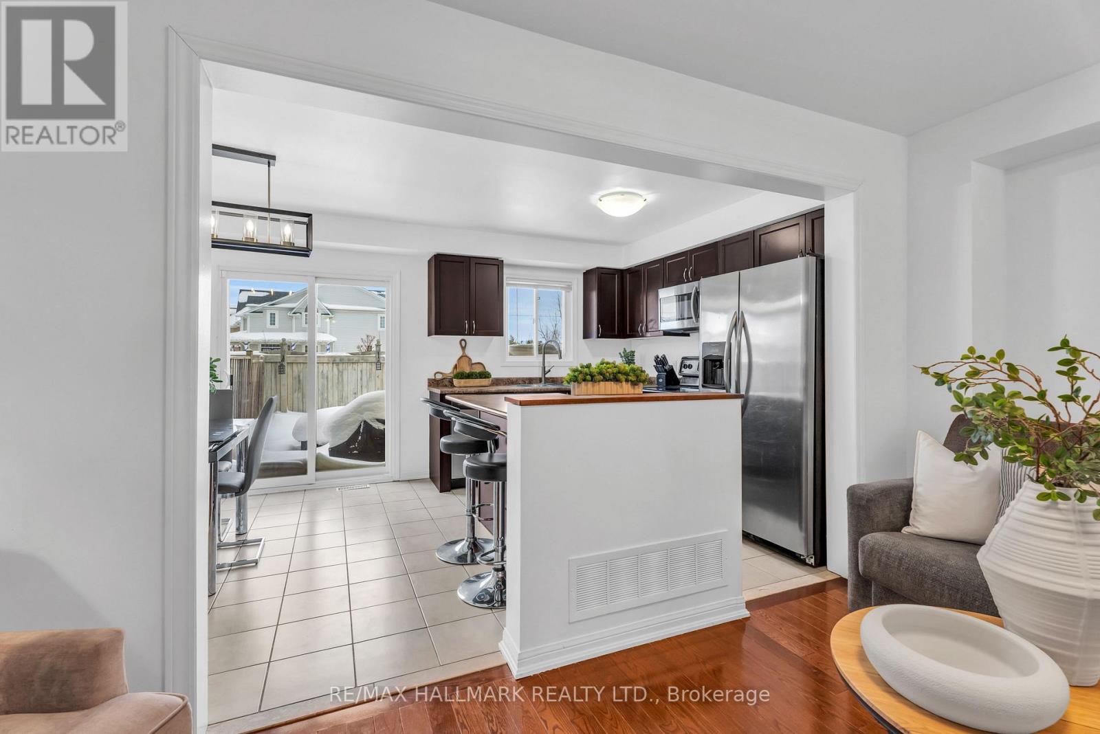 77 Commonwealth Road, Barrie (Innis-Shore), Ontario  L4M 0C9 - Photo 12 - S12783750