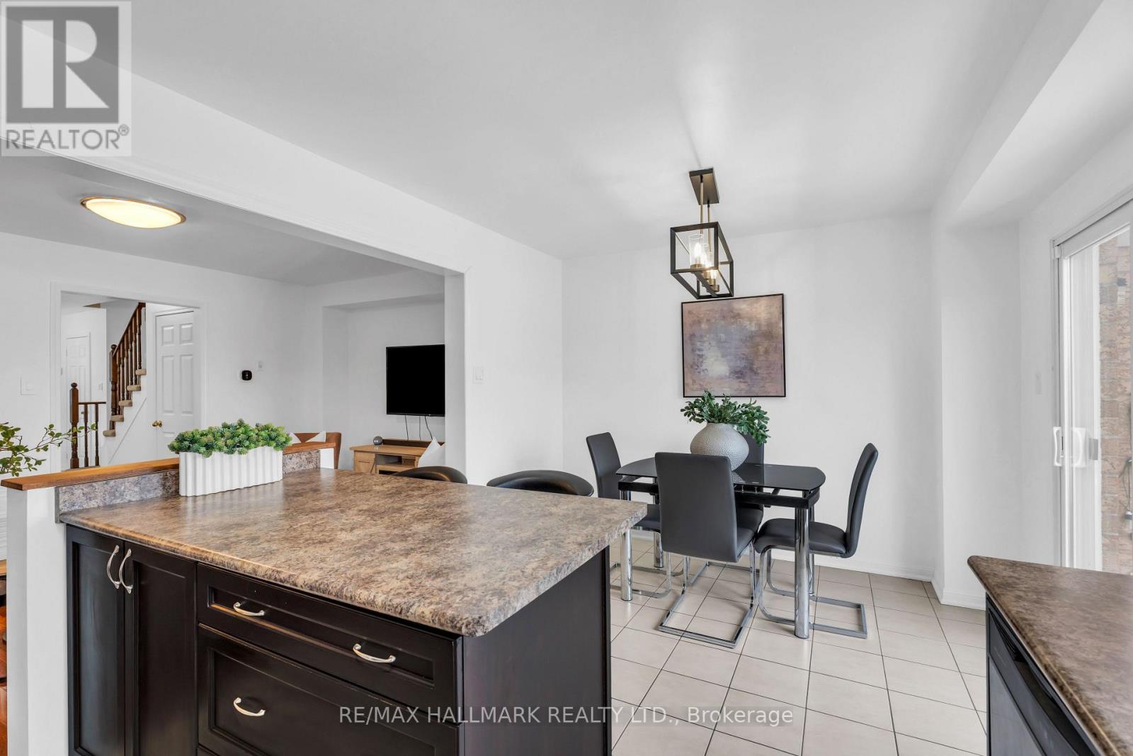 77 Commonwealth Road, Barrie (Innis-Shore), Ontario  L4M 0C9 - Photo 23 - S12783750