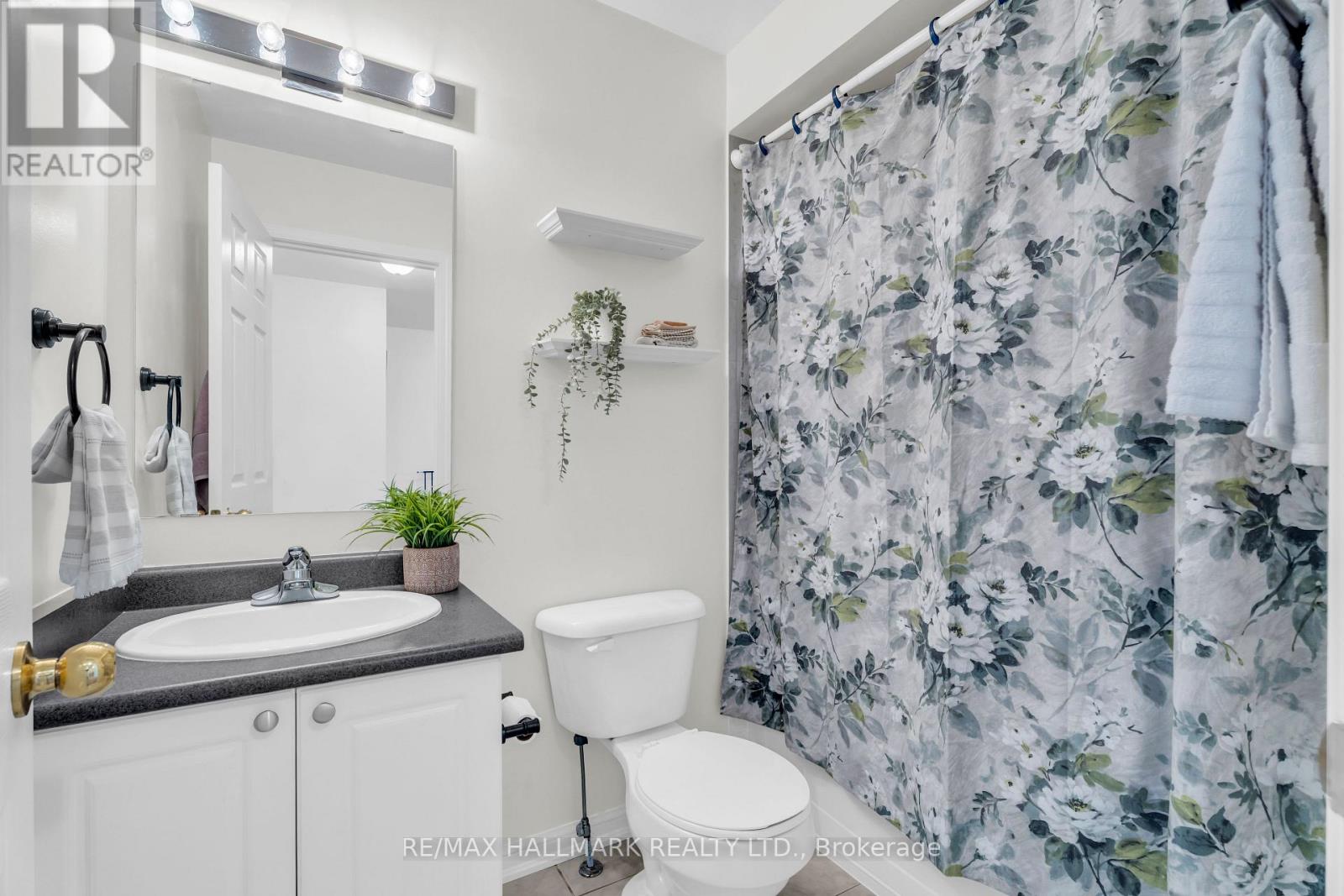 77 Commonwealth Road, Barrie (Innis-Shore), Ontario  L4M 0C9 - Photo 35 - S12783750