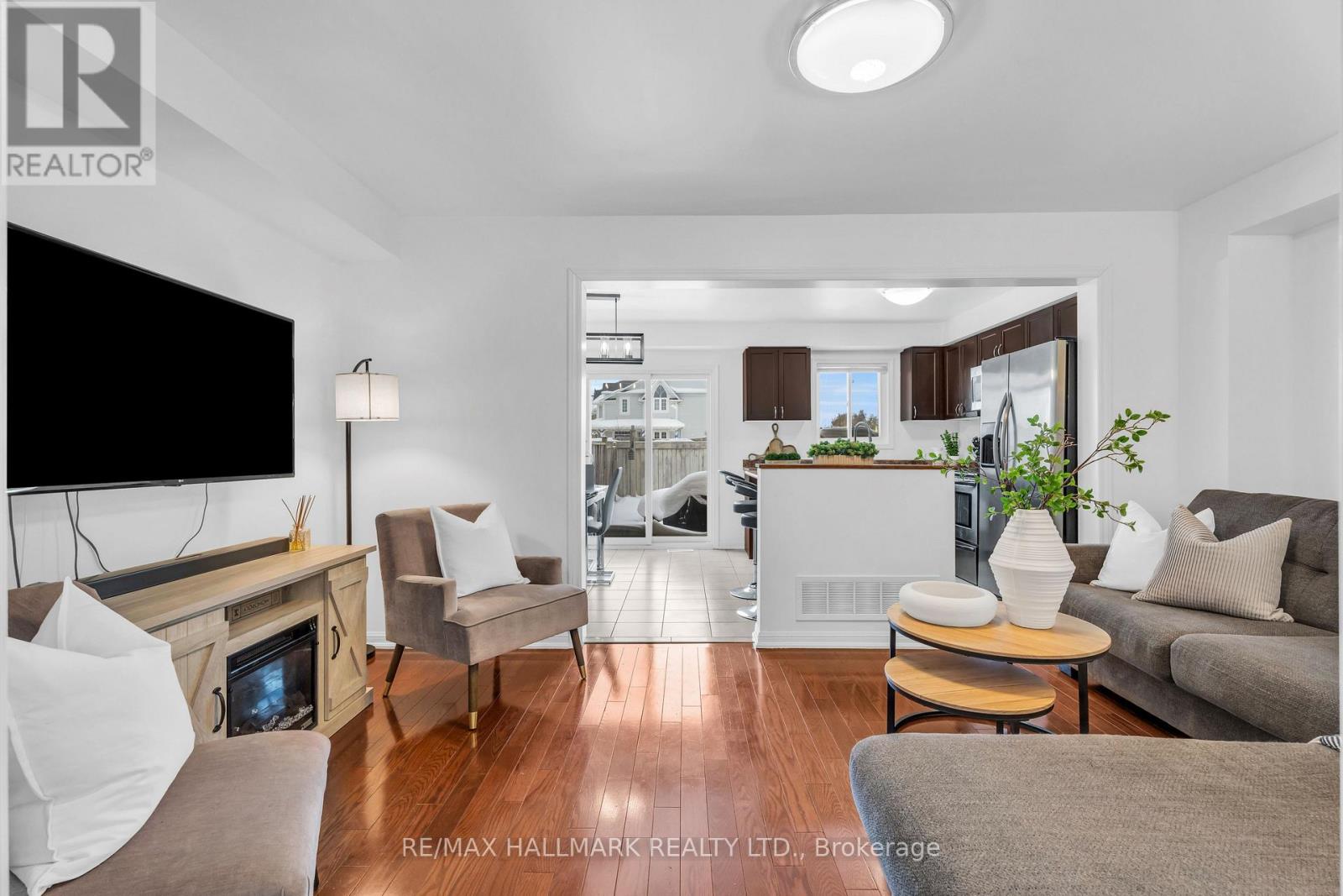 77 Commonwealth Road, Barrie (Innis-Shore), Ontario  L4M 0C9 - Photo 8 - S12783750