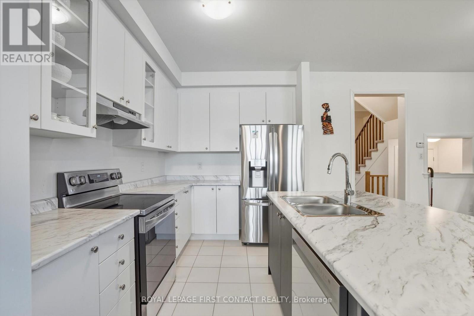 69 Kirkwood Way, Barrie, Ontario  L9J 0K7 - Photo 4 - S12783874