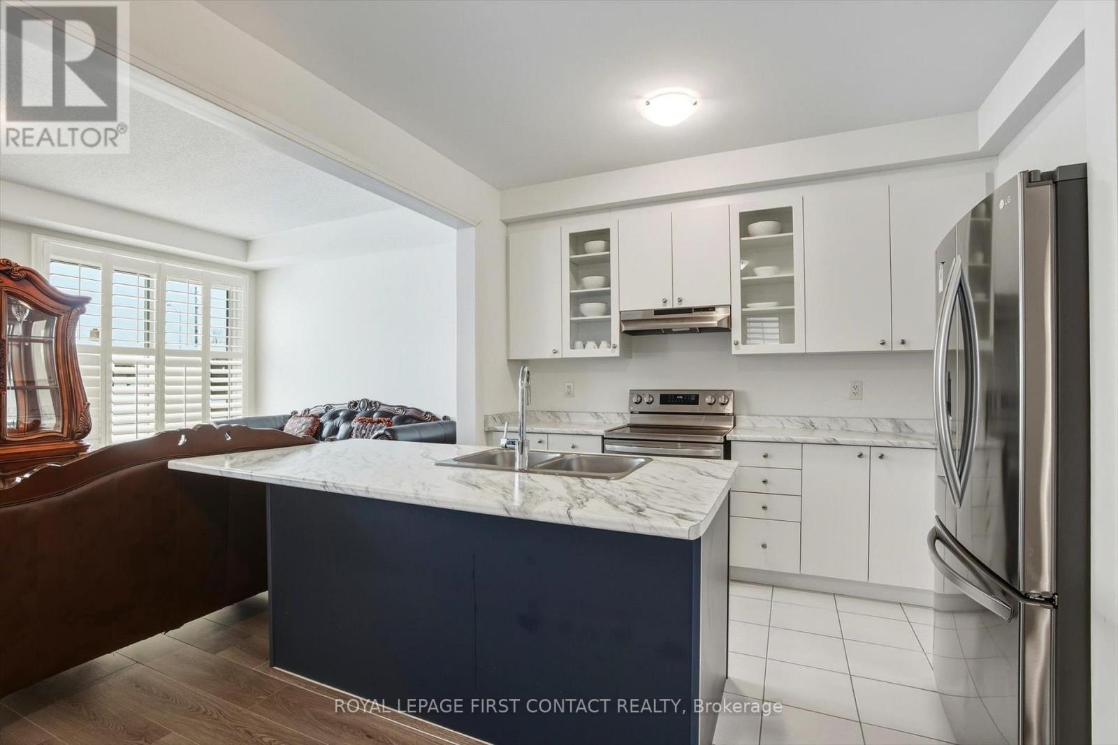 69 Kirkwood Way, Barrie, Ontario  L9J 0K7 - Photo 5 - S12783874