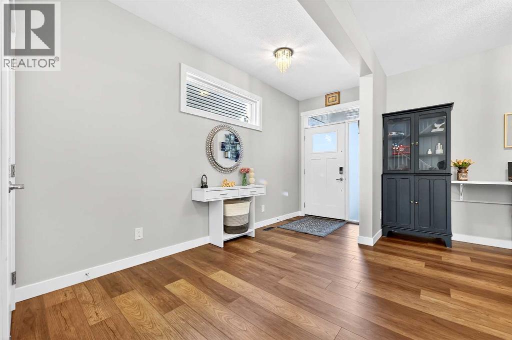 37 Evansfield Manor Nw, Calgary, Alberta  T3P 1J8 - Photo 2 - A2272223