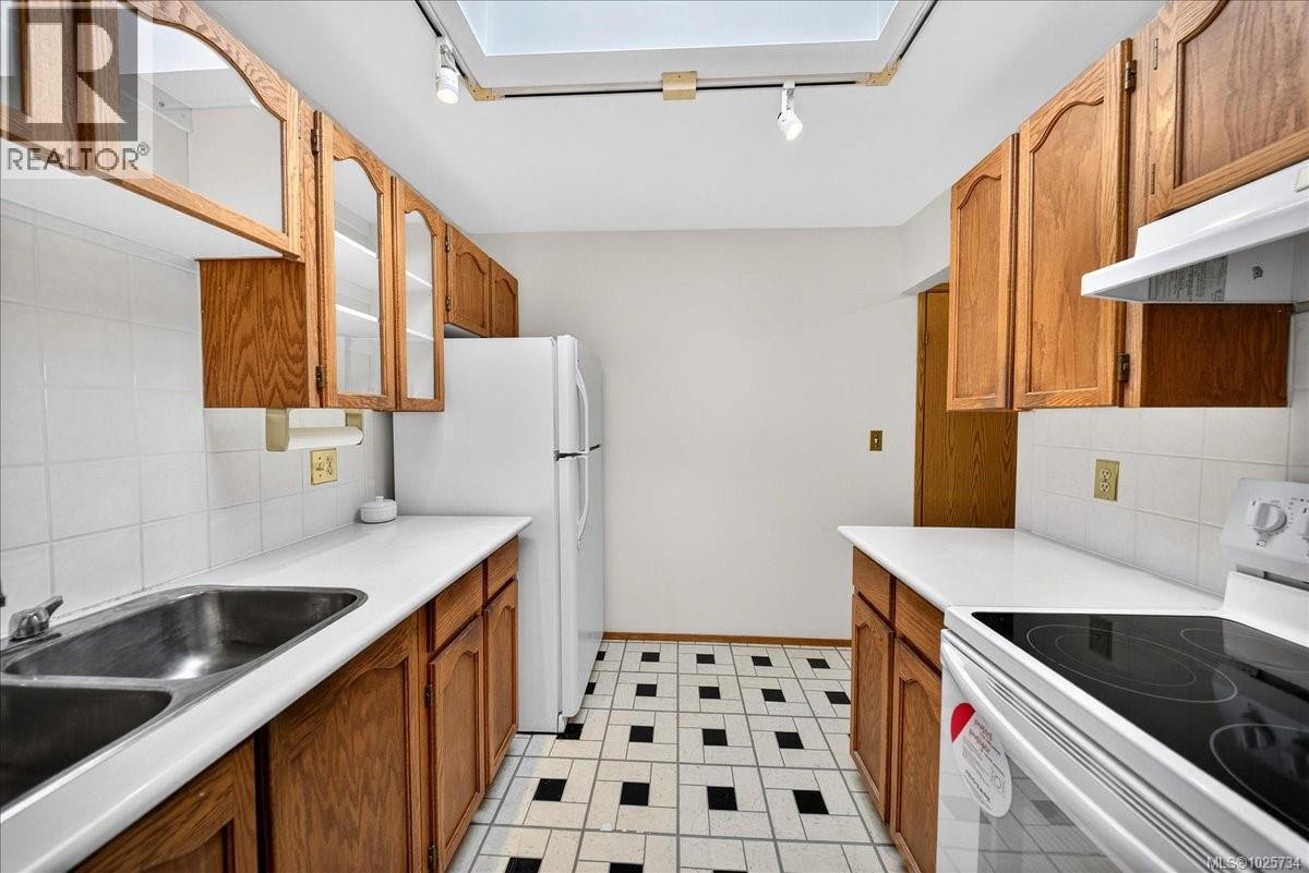 403 1010 Bristol Rd, Saanich, British Columbia  V8X 4R8 - Photo 24 - 1025734