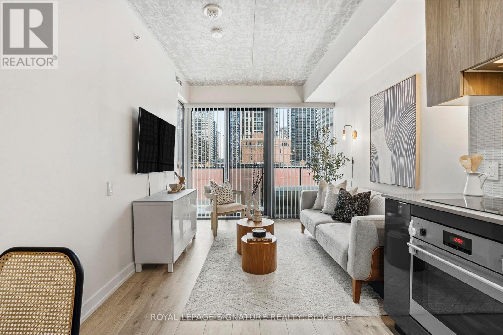 306 - 161 Roehampton Avenue, Toronto, Ontario  M4P 1P9 - Photo 15 - C12783554