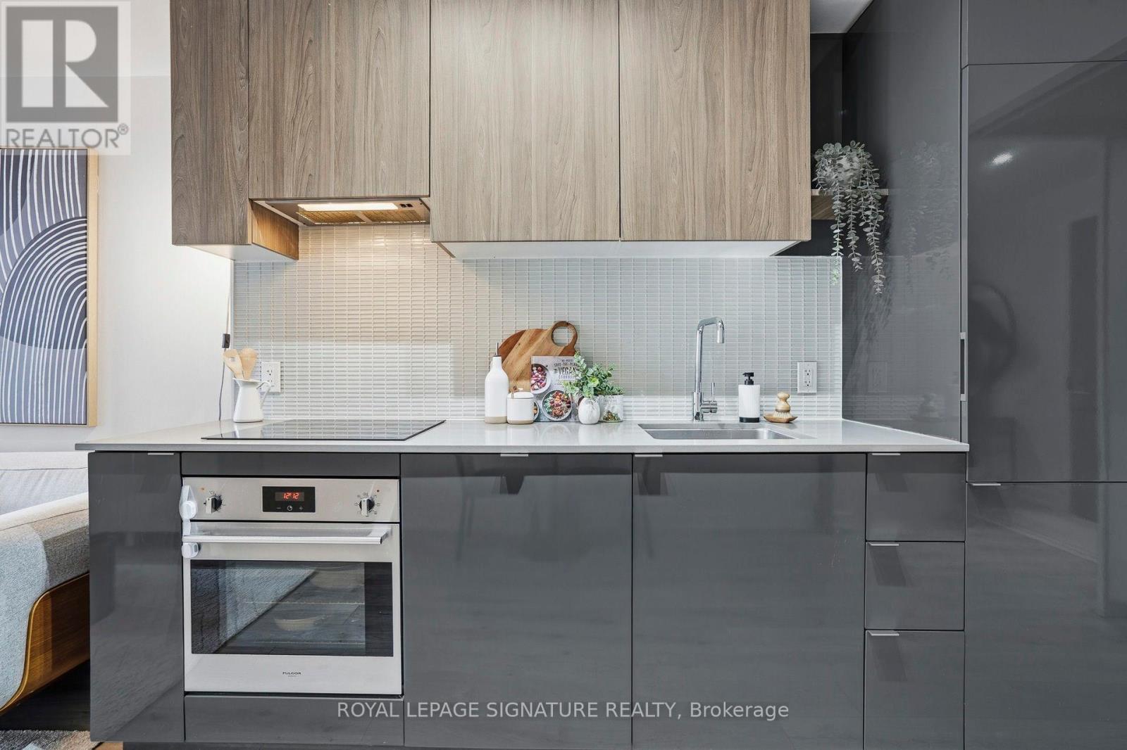 306 - 161 Roehampton Avenue, Toronto, Ontario  M4P 1P9 - Photo 25 - C12783554