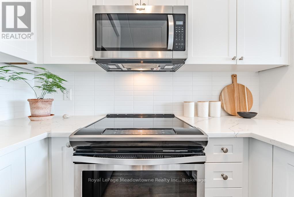 422 - 610 Farmstead Drive, Milton, Ontario  L9T 8X5 - Photo 5 - W12541266