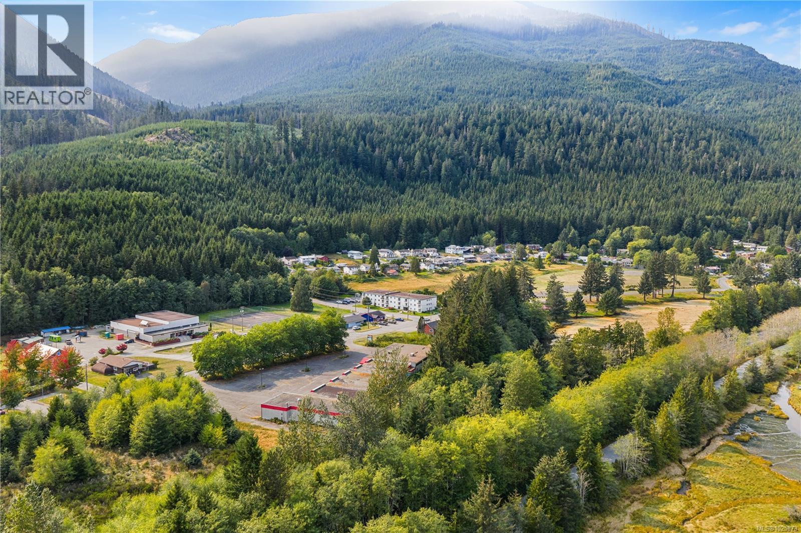 305 611 Macmillan Dr, Sayward, British Columbia  V0N 1A0 - Photo 3 - 1025873