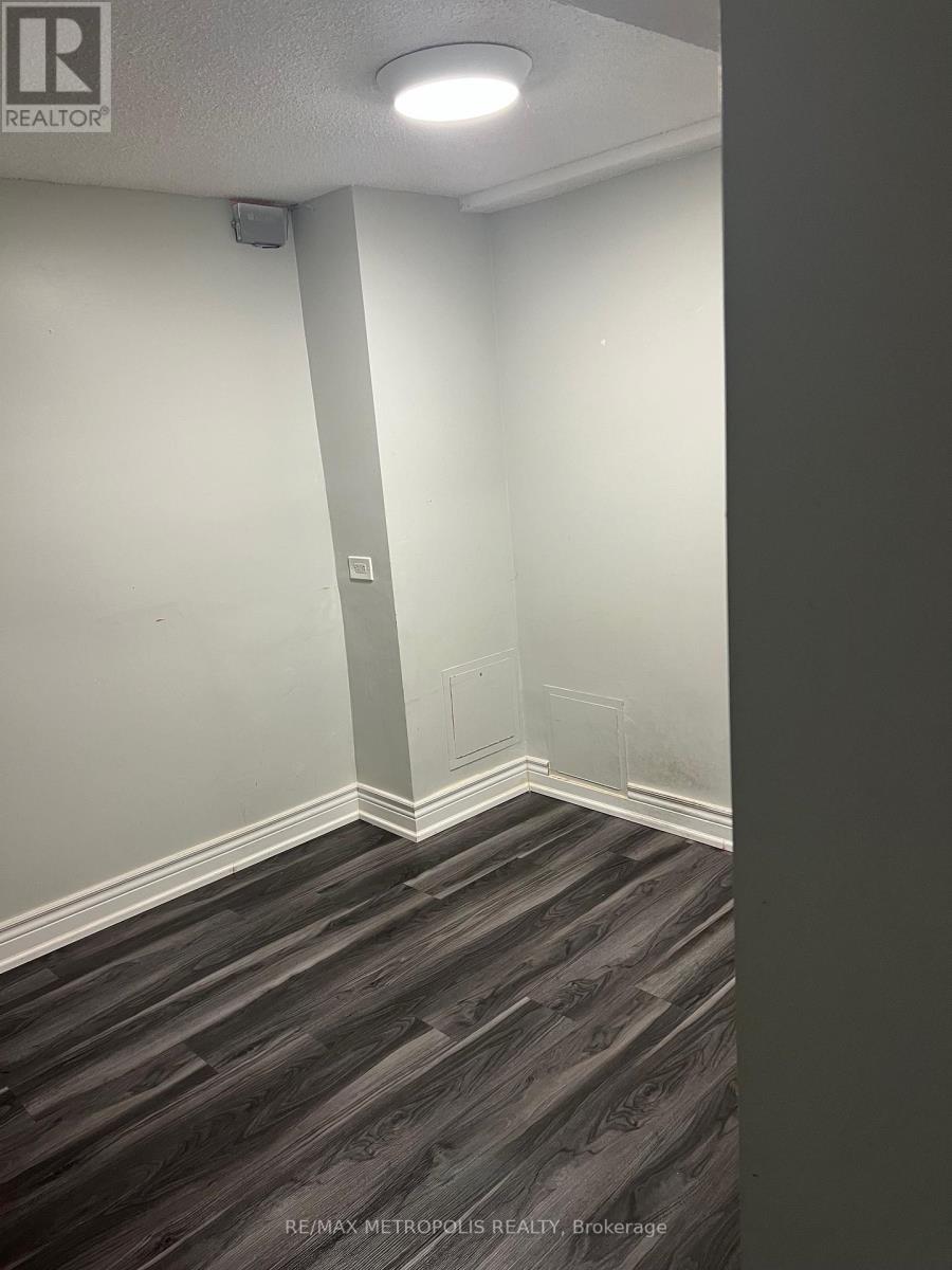 Bsmt - 26 Lansbury Drive, Toronto, Ontario  M1V 3H6 - Photo 15 - E12783380