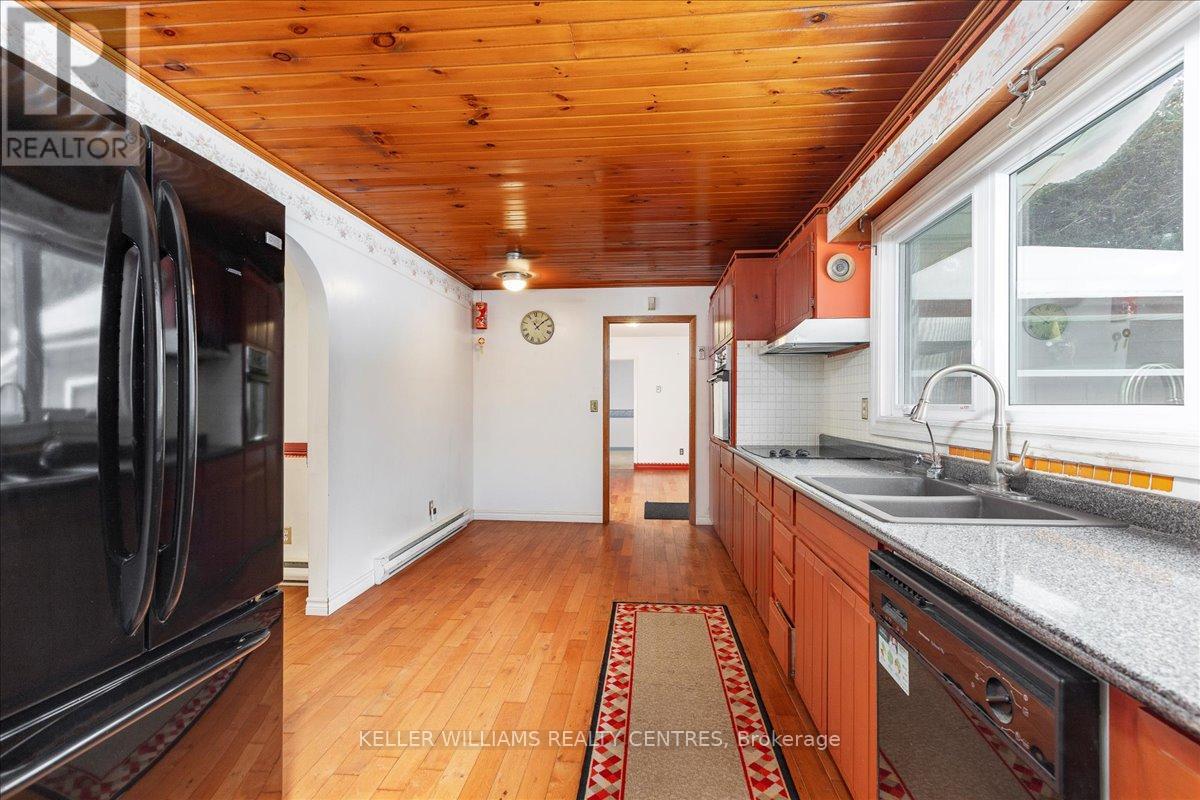 21489 Warden Avenue, East Gwillimbury, Ontario  L0G 1R0 - Photo 17 - N12712954