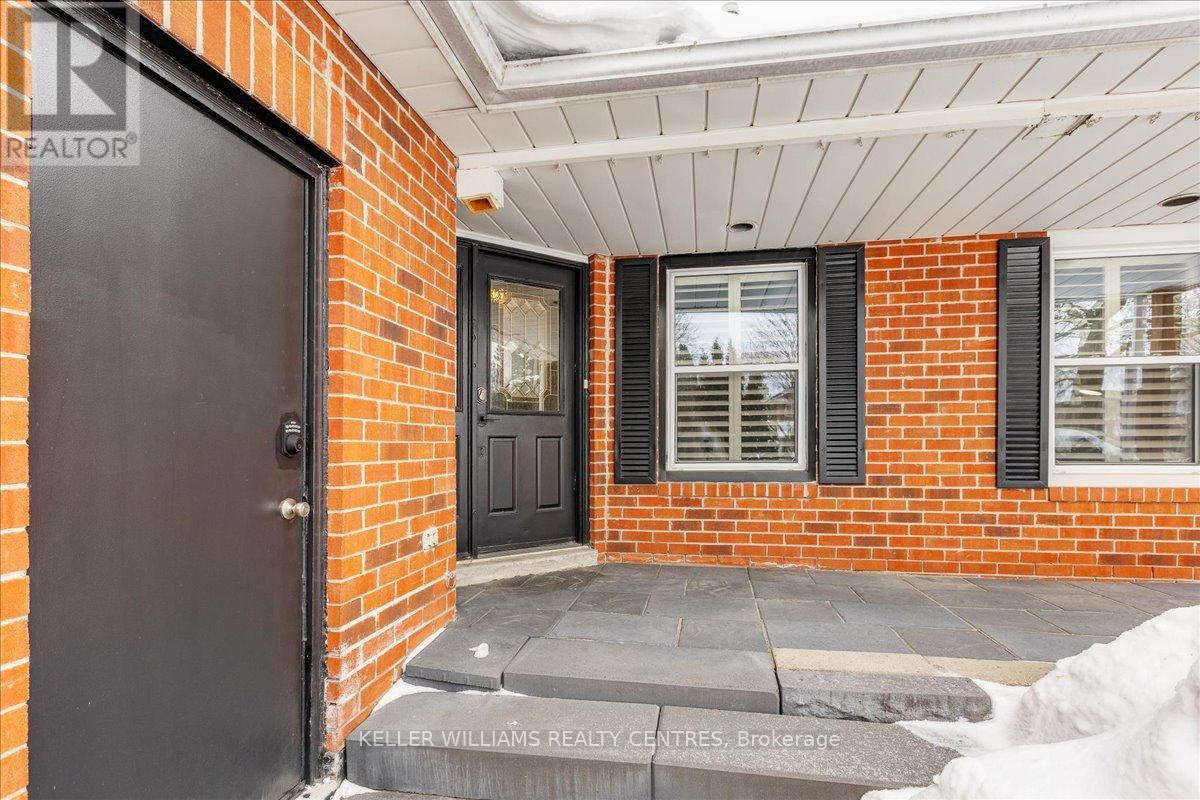 99 Peevers Crescent, Newmarket, Ontario  L3Y 7T2 - Photo 6 - N12765968