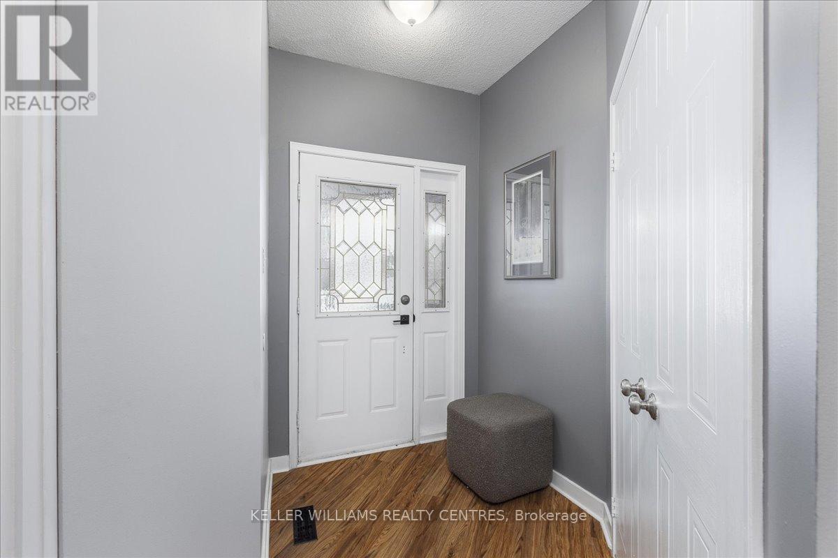 99 Peevers Crescent, Newmarket, Ontario  L3Y 7T2 - Photo 7 - N12765968