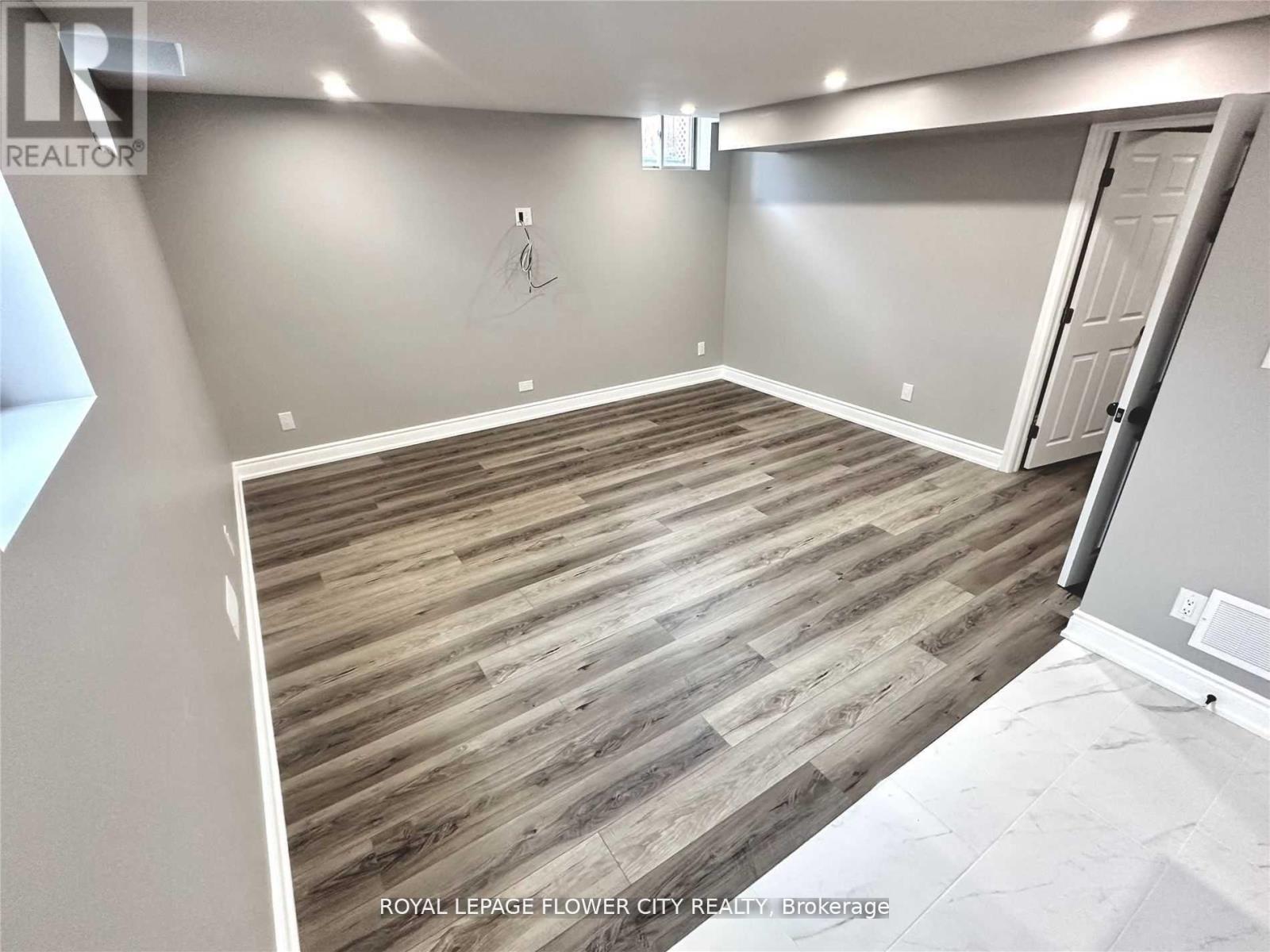 41 Paisley Green Avenue, Caledon, Ontario  L7C 3R9 - Photo 14 - W12783694