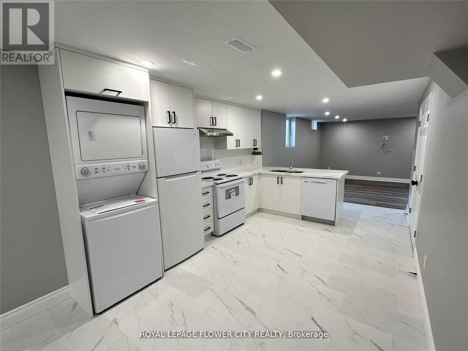 41 Paisley Green Avenue, Caledon, Ontario  L7C 3R9 - Photo 8 - W12783694