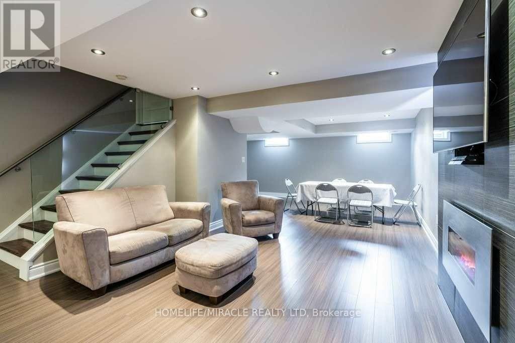 5 Leagrove Street, Brampton (Fletcher's Meadow), Ontario  L7A 1P2 - Photo 12 - W12783696