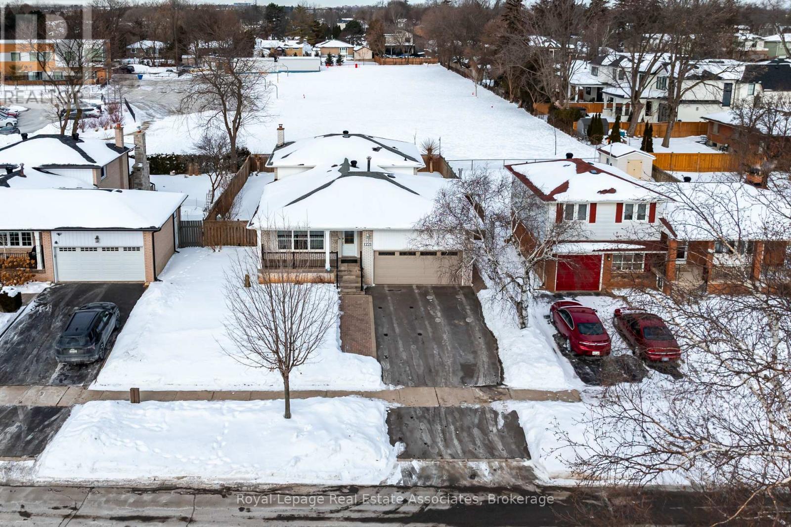 1221 WOOD PLACE, Oakville, Ontario