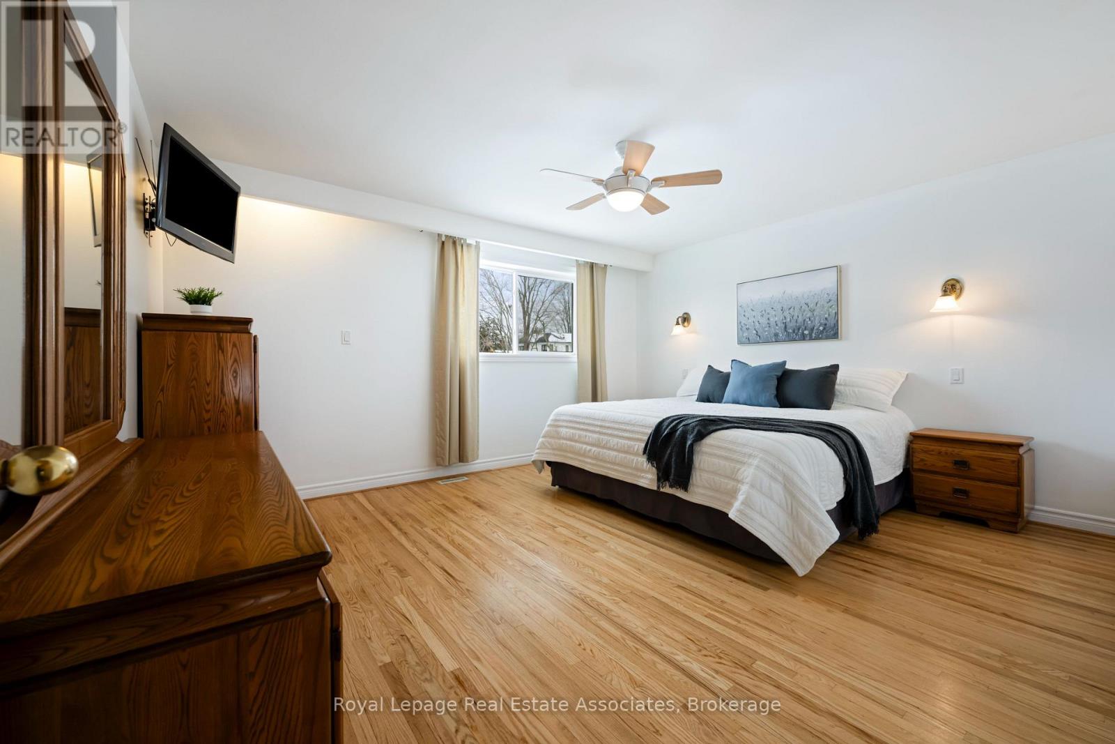 1221 Wood Place, Oakville, Ontario  L6L 2R4 - Photo 16 - W12783702