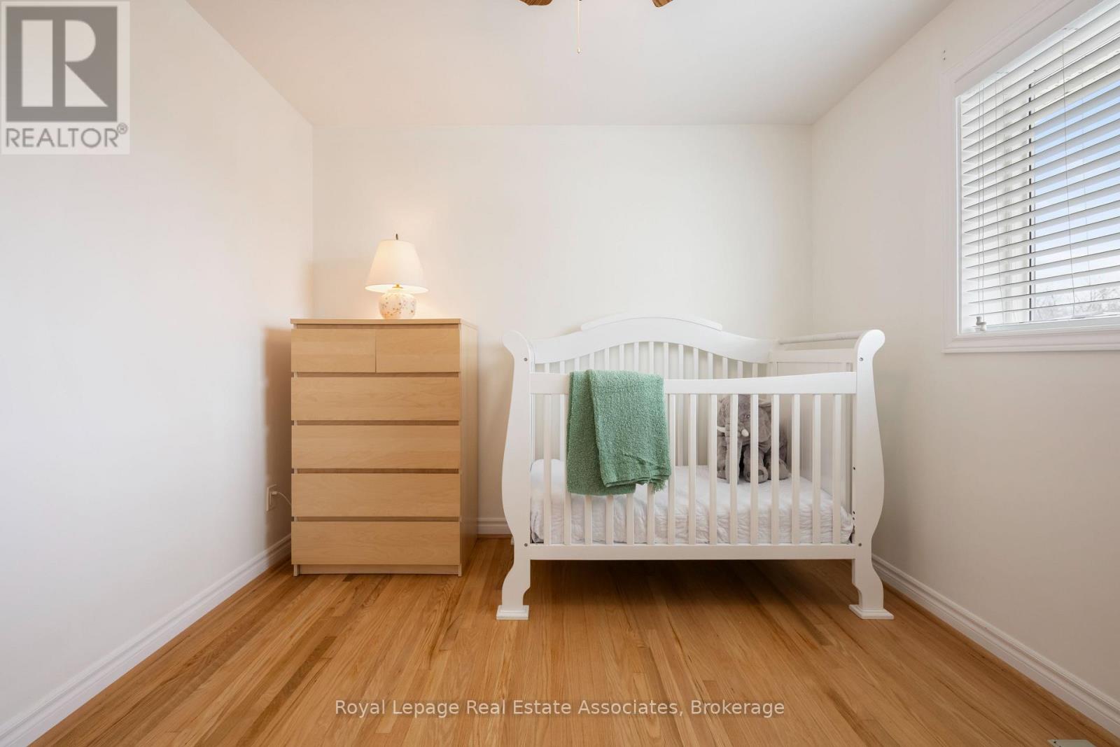 1221 Wood Place, Oakville, Ontario  L6L 2R4 - Photo 22 - W12783702