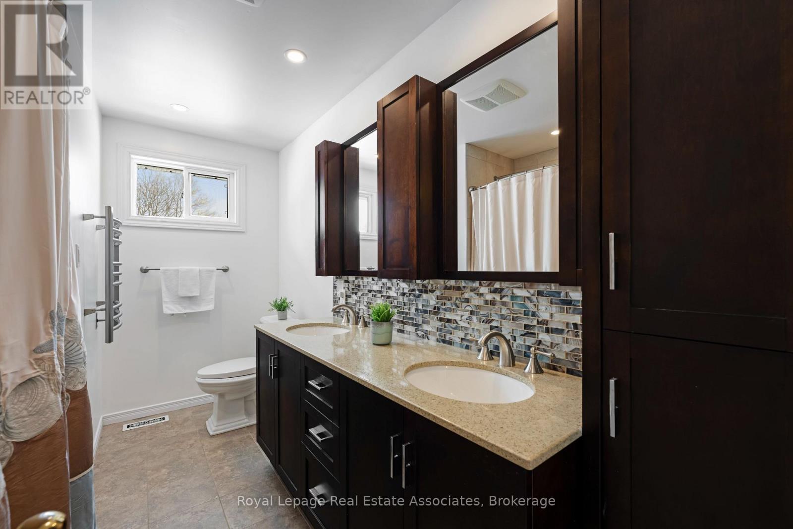 1221 Wood Place, Oakville, Ontario  L6L 2R4 - Photo 23 - W12783702