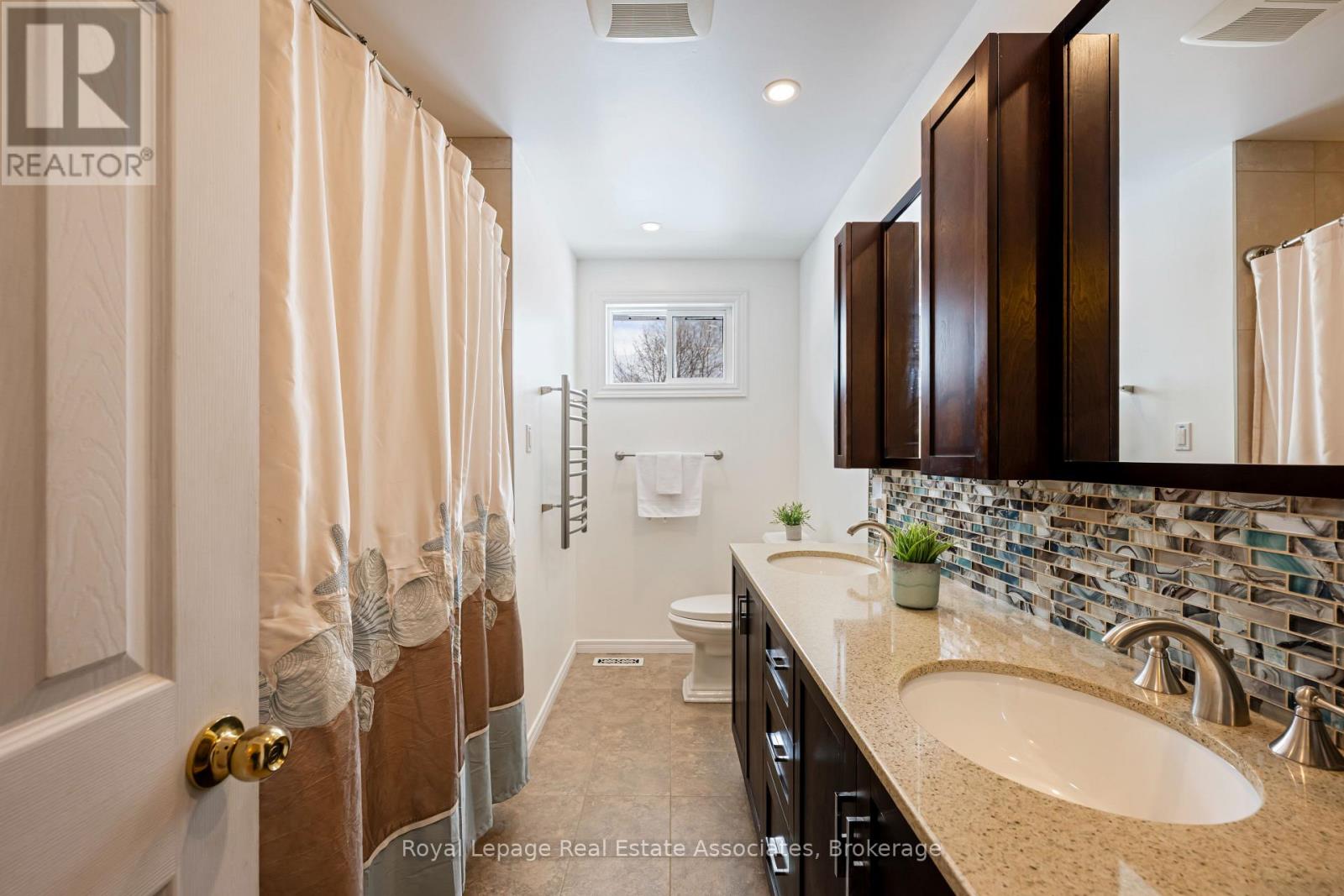 1221 Wood Place, Oakville, Ontario  L6L 2R4 - Photo 24 - W12783702