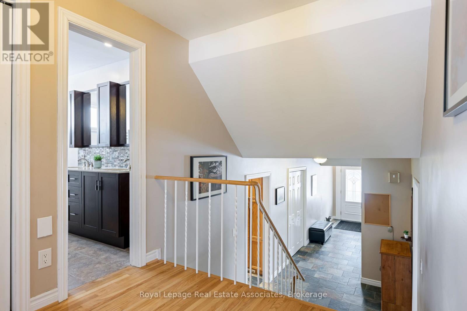 1221 Wood Place, Oakville, Ontario  L6L 2R4 - Photo 25 - W12783702