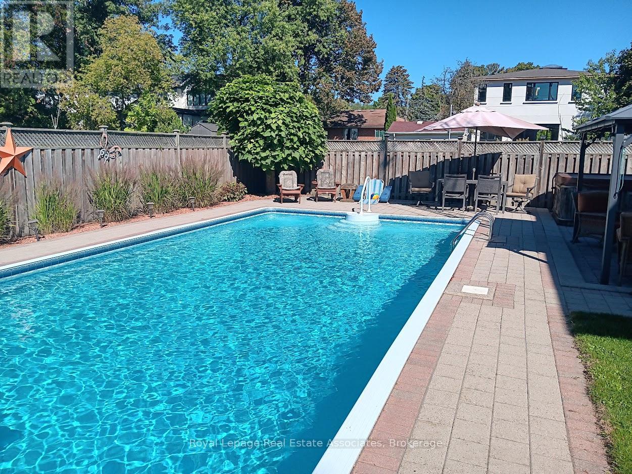 1221 Wood Place, Oakville, Ontario  L6L 2R4 - Photo 48 - W12783702