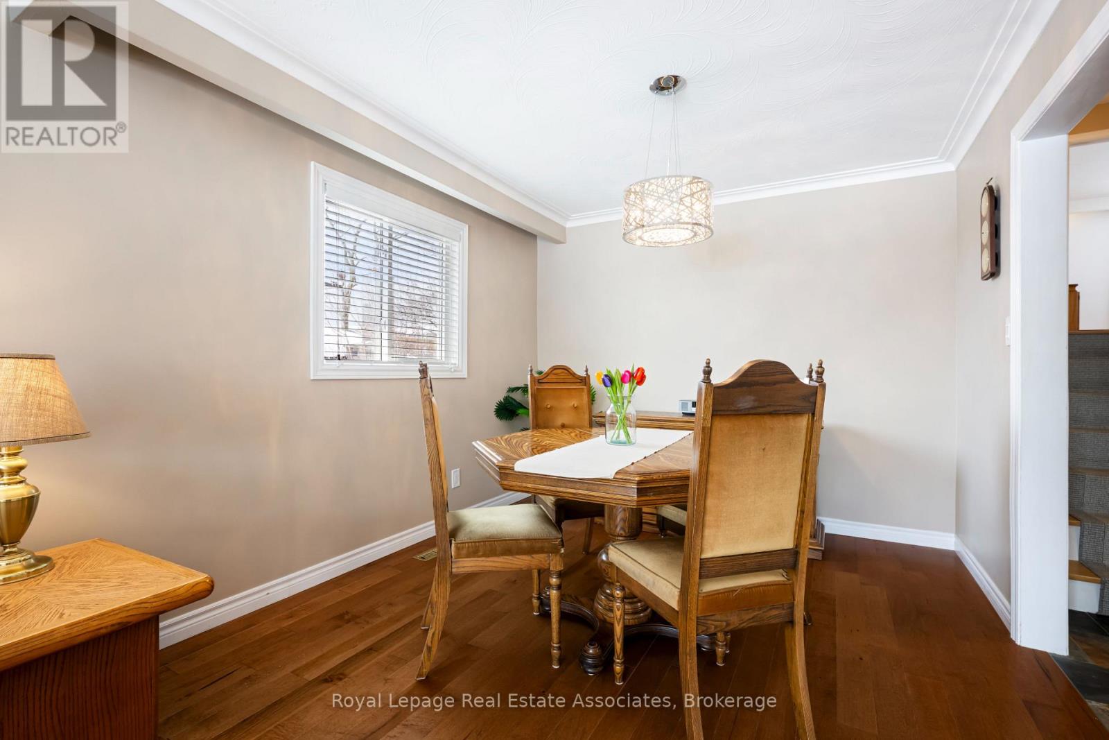 1221 Wood Place, Oakville, Ontario  L6L 2R4 - Photo 9 - W12783702