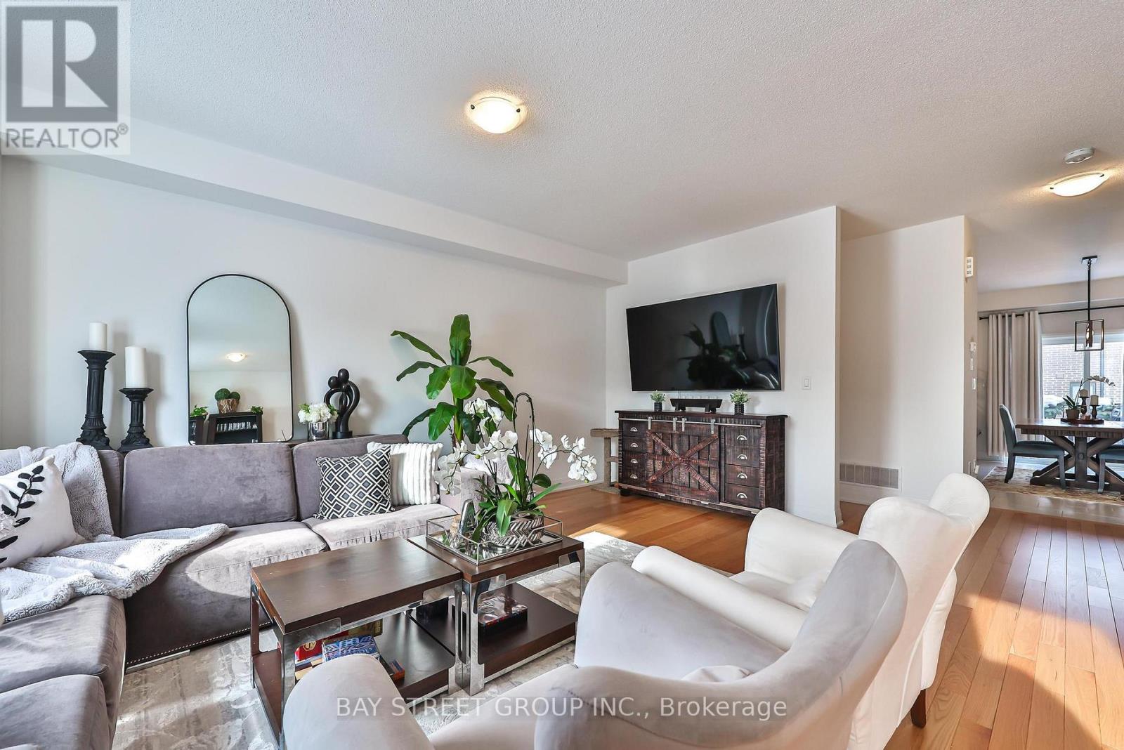 75 Windtree Way, Halton Hills, Ontario  L7G 0P6 - Photo 11 - W12783760