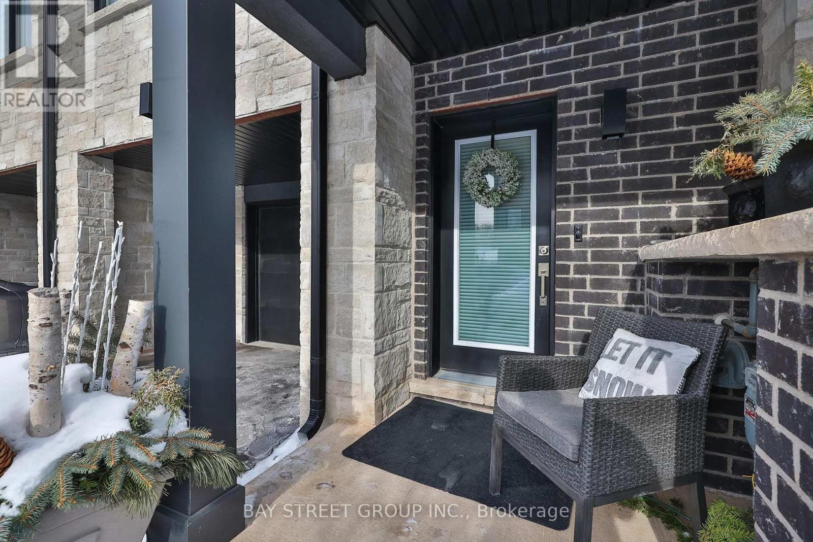 75 Windtree Way, Halton Hills, Ontario  L7G 0P6 - Photo 2 - W12783760