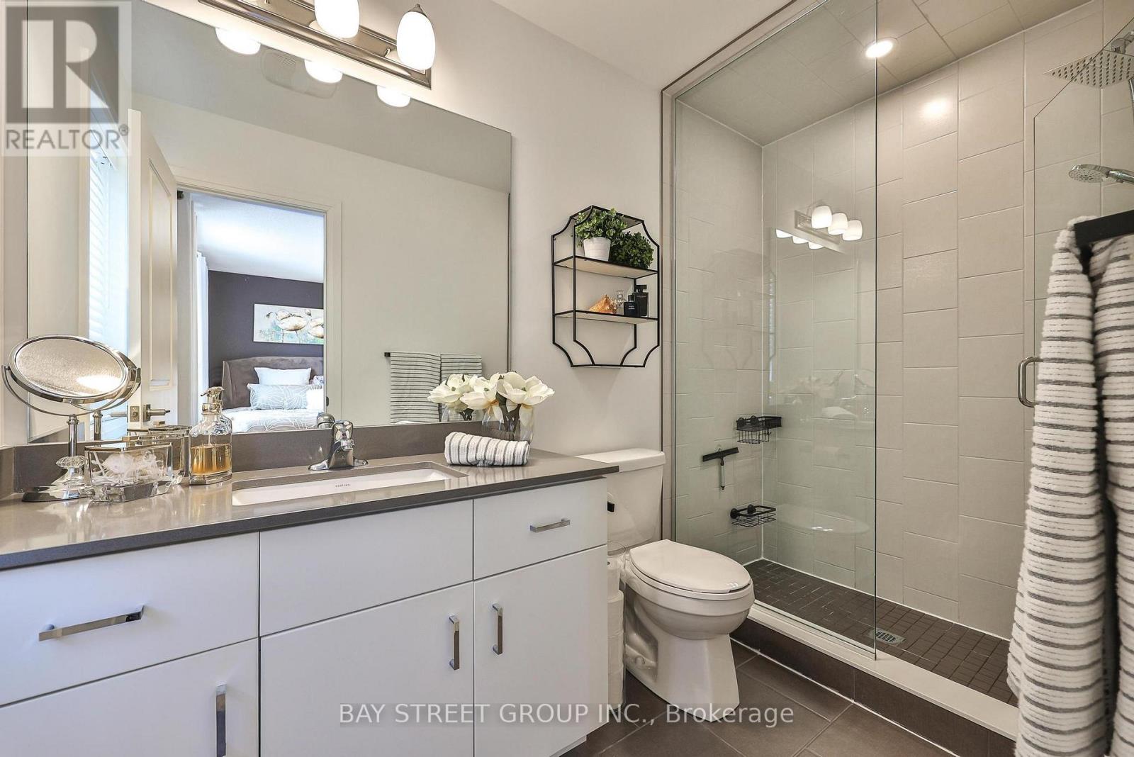 75 Windtree Way, Halton Hills, Ontario  L7G 0P6 - Photo 3 - W12783760