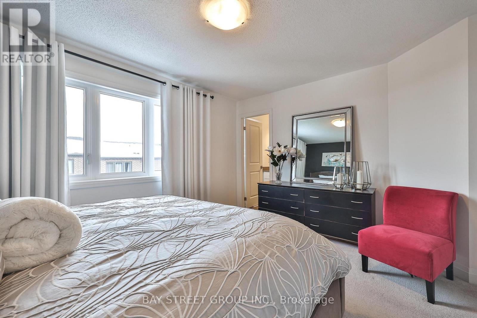 75 Windtree Way, Halton Hills, Ontario  L7G 0P6 - Photo 7 - W12783760