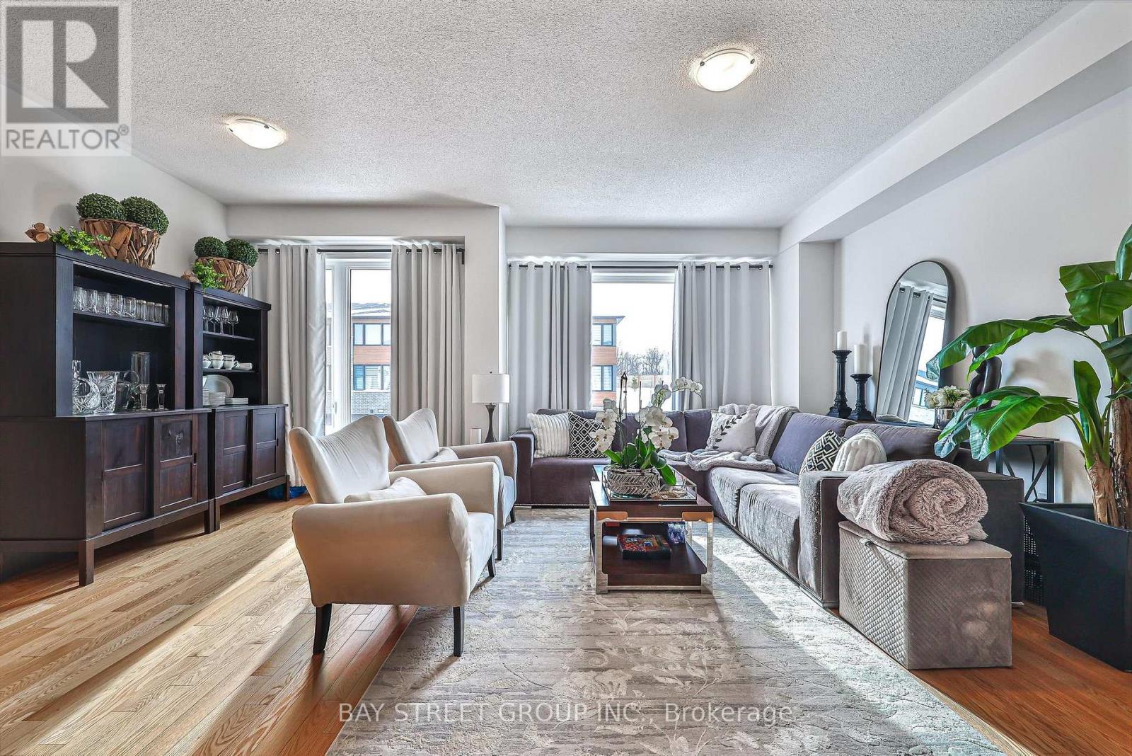 75 Windtree Way, Halton Hills, Ontario  L7G 0P6 - Photo 9 - W12783760