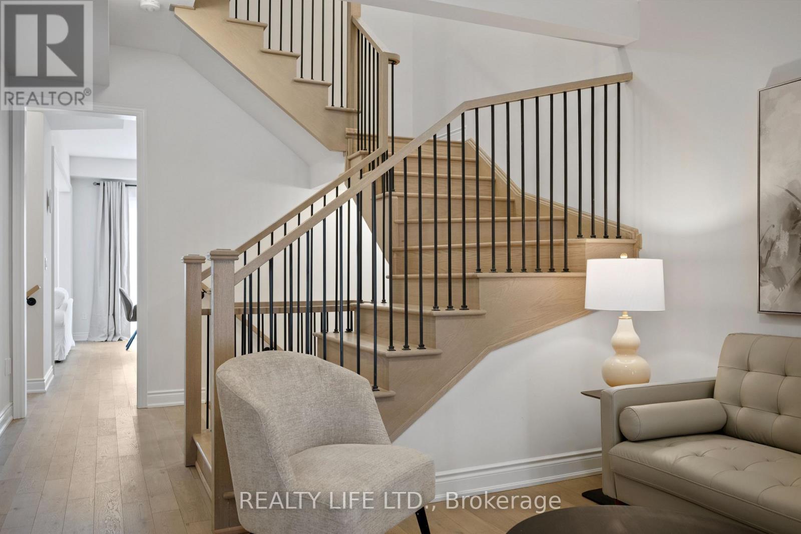 1280 Anthonia Trail, Oakville, Ontario  L6H 7Y6 - Photo 4 - W12783766