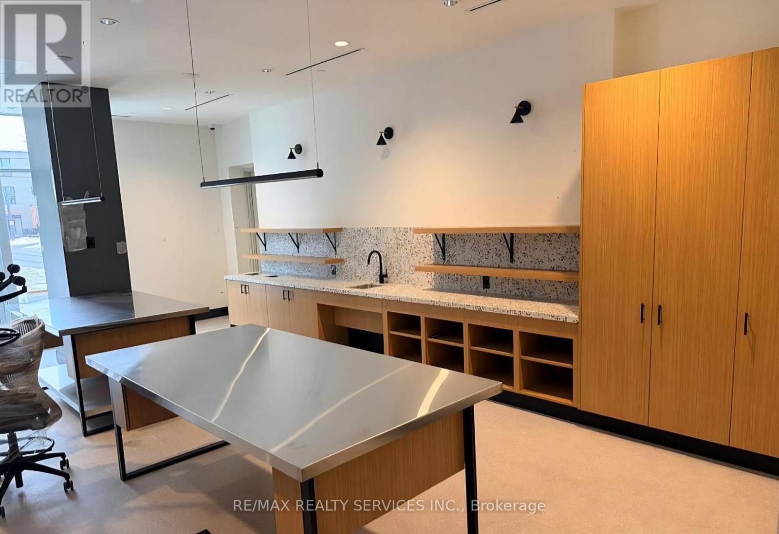 20 All Nations Drive, Brampton, Ontario  L7A 5M5 - Photo 5 - W12783784