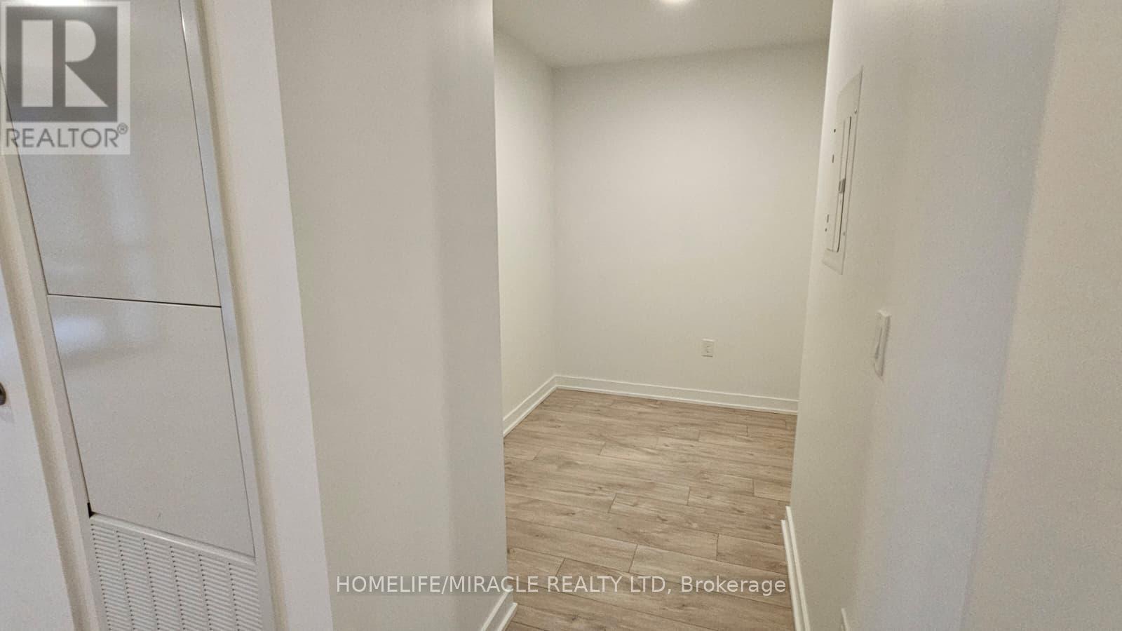 409 - 750 Whitlock Avenue, Milton, Ontario  L9E 2B4 - Photo 5 - W12783850