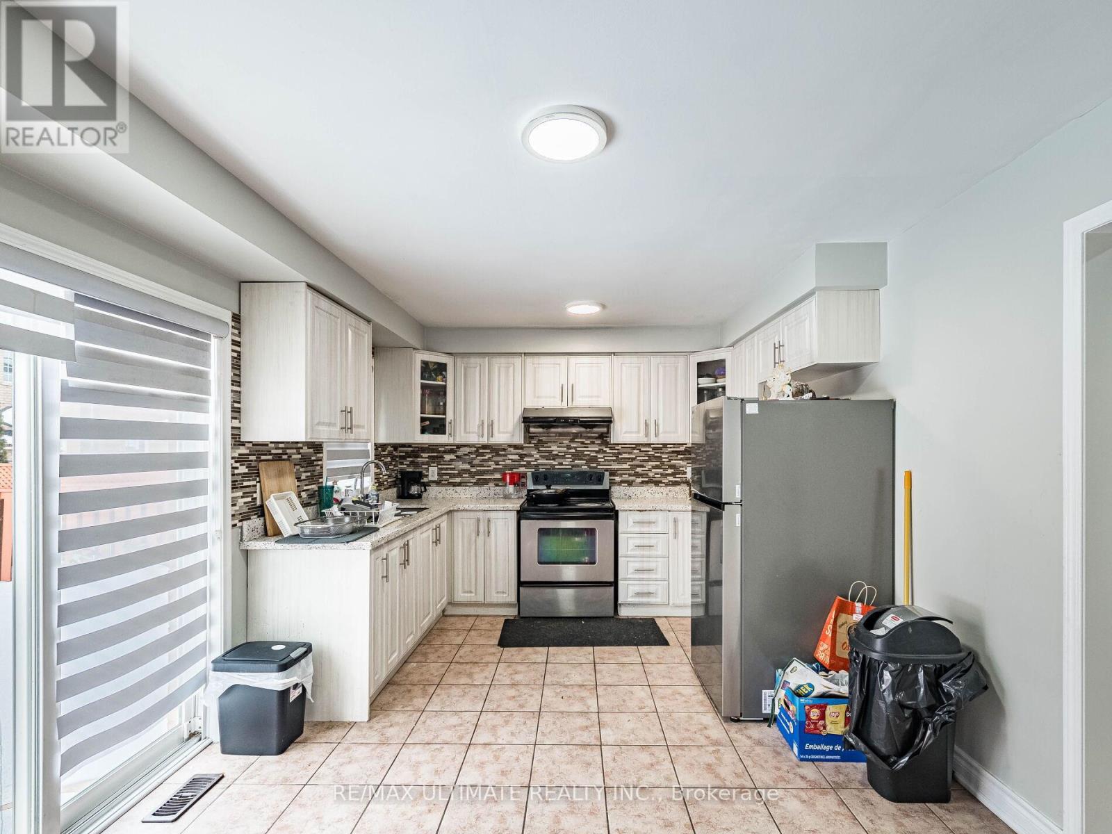 22 Beresford Crescent, Brampton, Ontario  L6P 2M2 - Photo 17 - W12783870