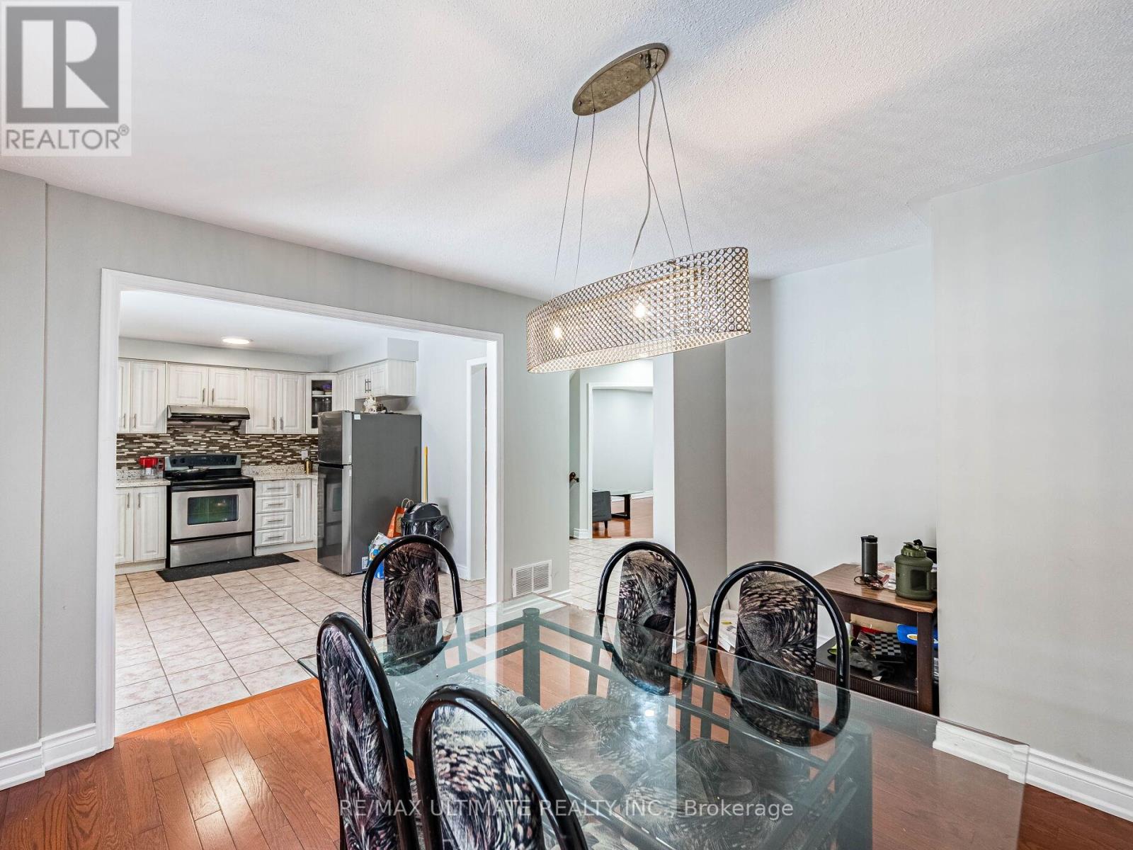 22 Beresford Crescent, Brampton, Ontario  L6P 2M2 - Photo 18 - W12783870