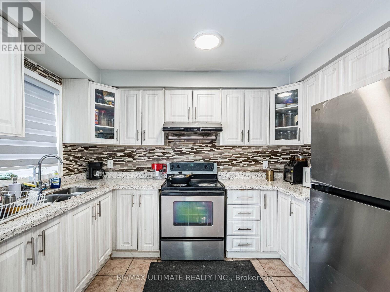 22 Beresford Crescent, Brampton, Ontario  L6P 2M2 - Photo 19 - W12783870