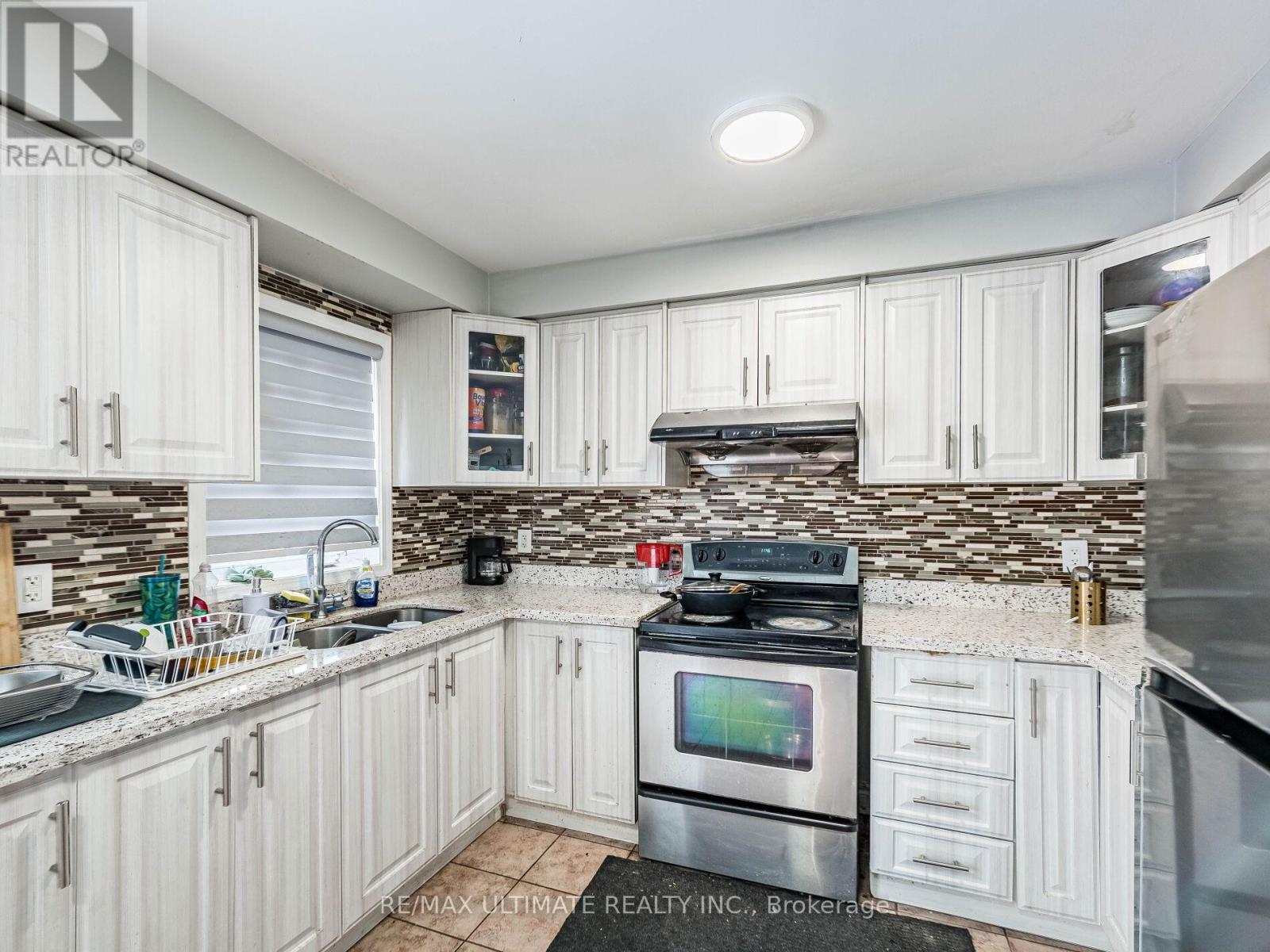 22 Beresford Crescent, Brampton, Ontario  L6P 2M2 - Photo 20 - W12783870