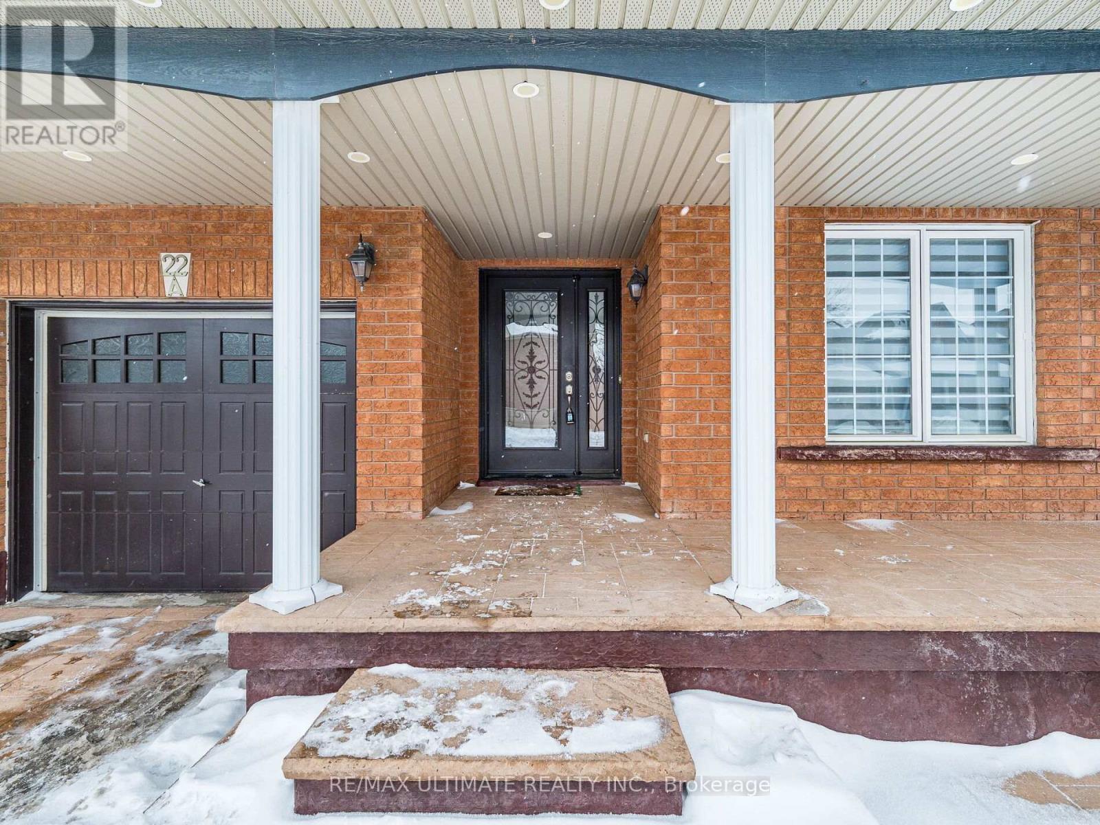 22 Beresford Crescent, Brampton, Ontario  L6P 2M2 - Photo 3 - W12783870