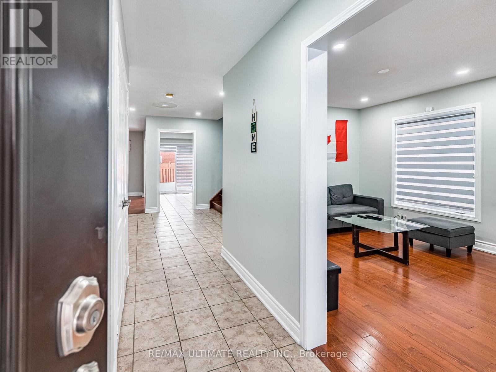 22 Beresford Crescent, Brampton, Ontario  L6P 2M2 - Photo 5 - W12783870