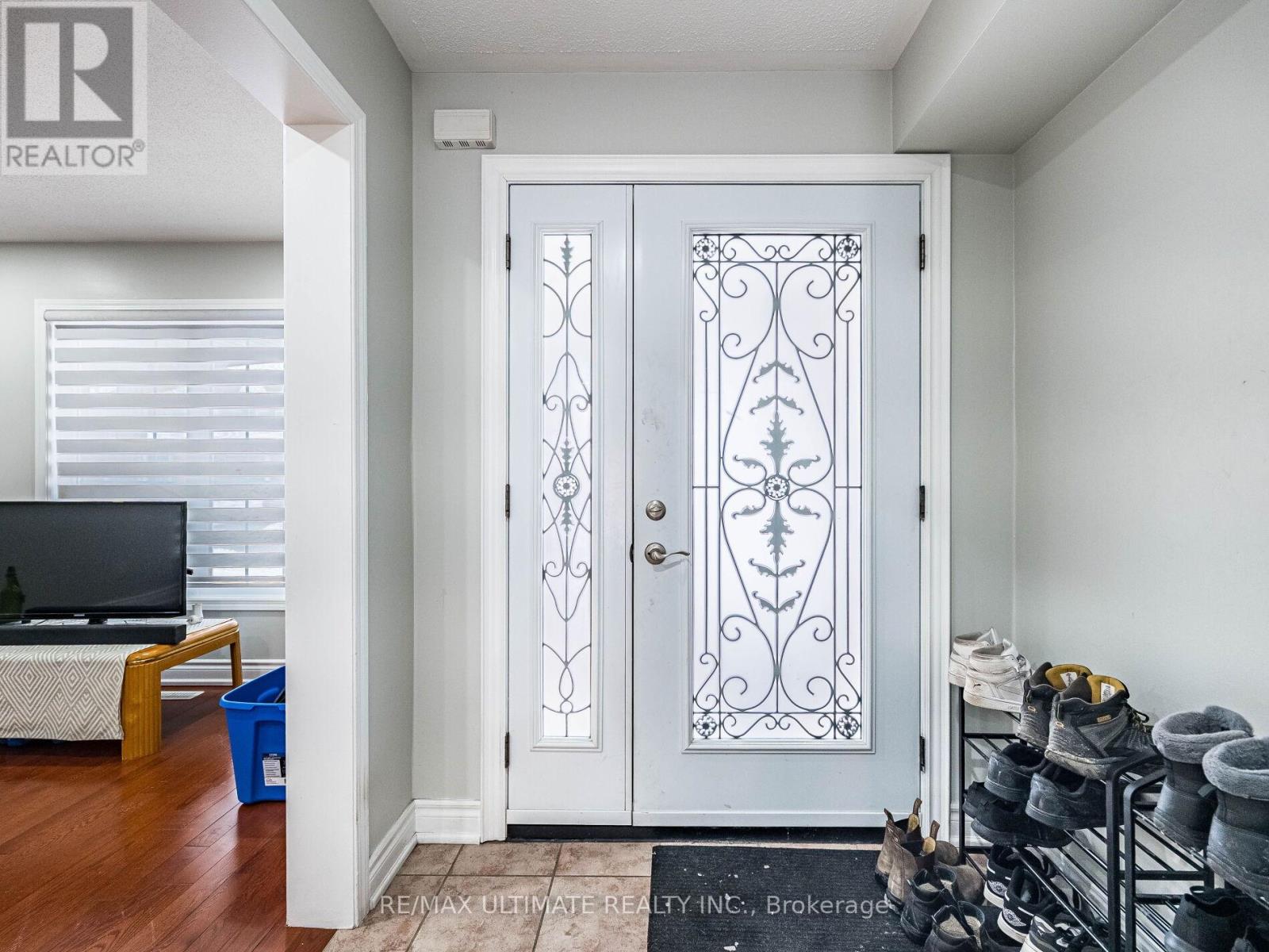 22 Beresford Crescent, Brampton, Ontario  L6P 2M2 - Photo 7 - W12783870