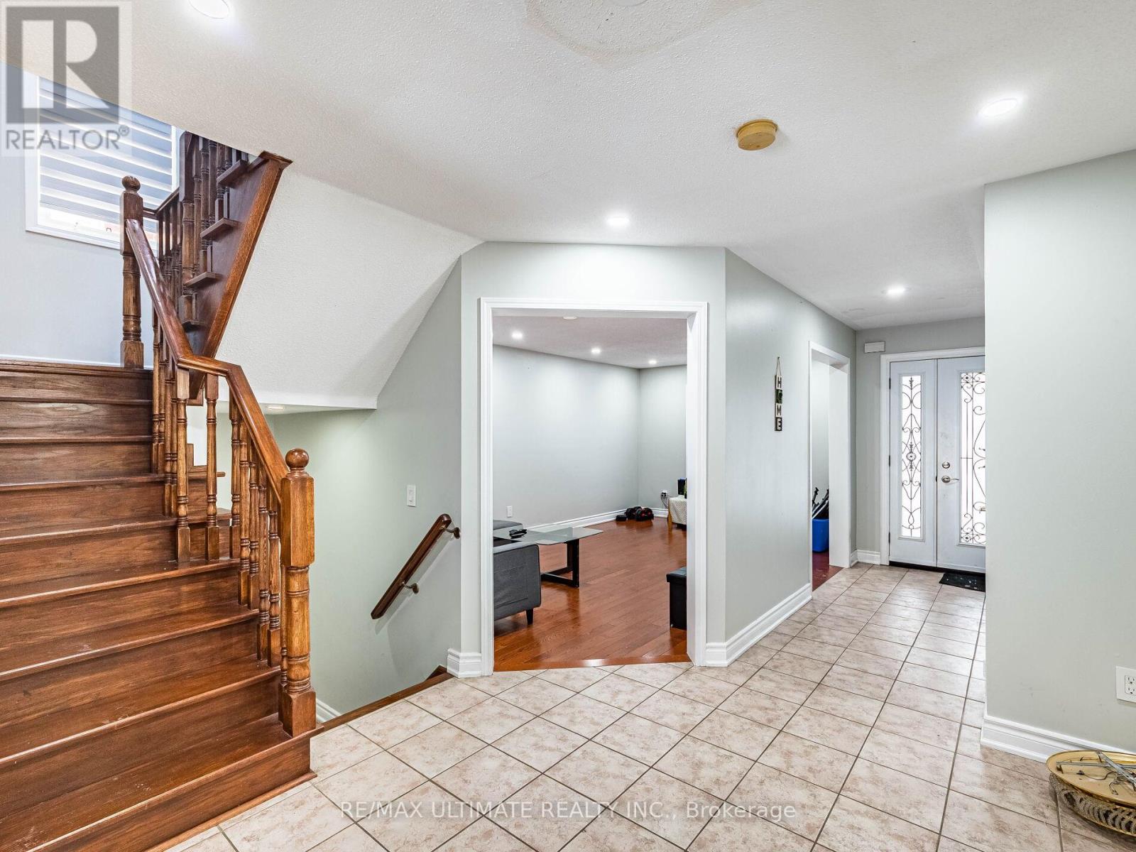 22 Beresford Crescent, Brampton, Ontario  L6P 2M2 - Photo 9 - W12783870