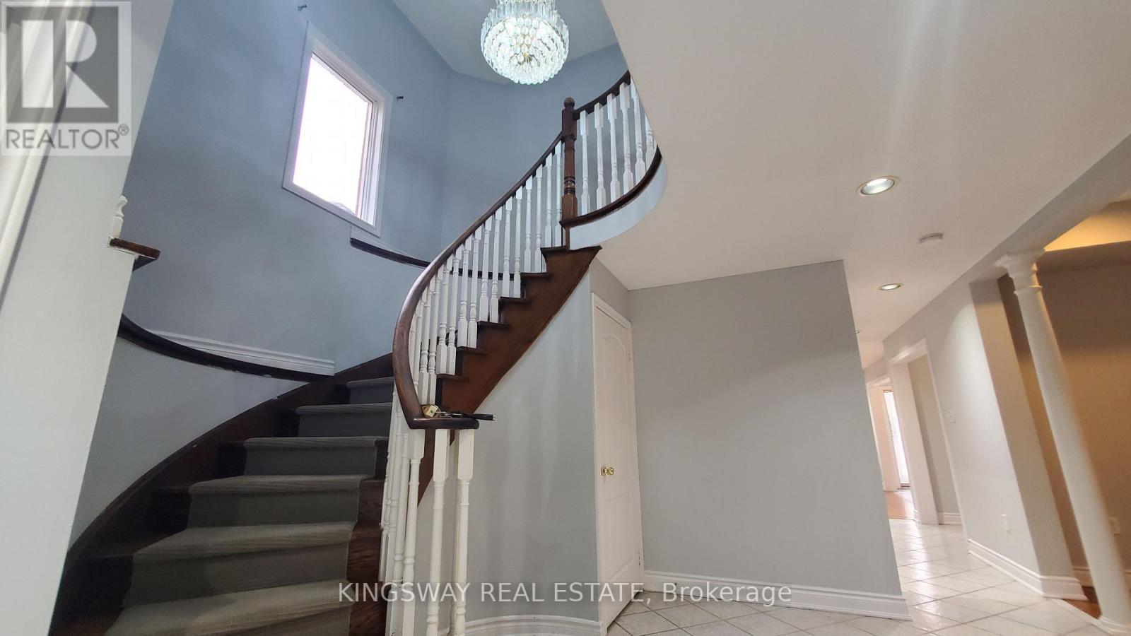 Main - 134 Fernforest Drive, Brampton, Ontario  L6R 1L6 - Photo 16 - W12783910